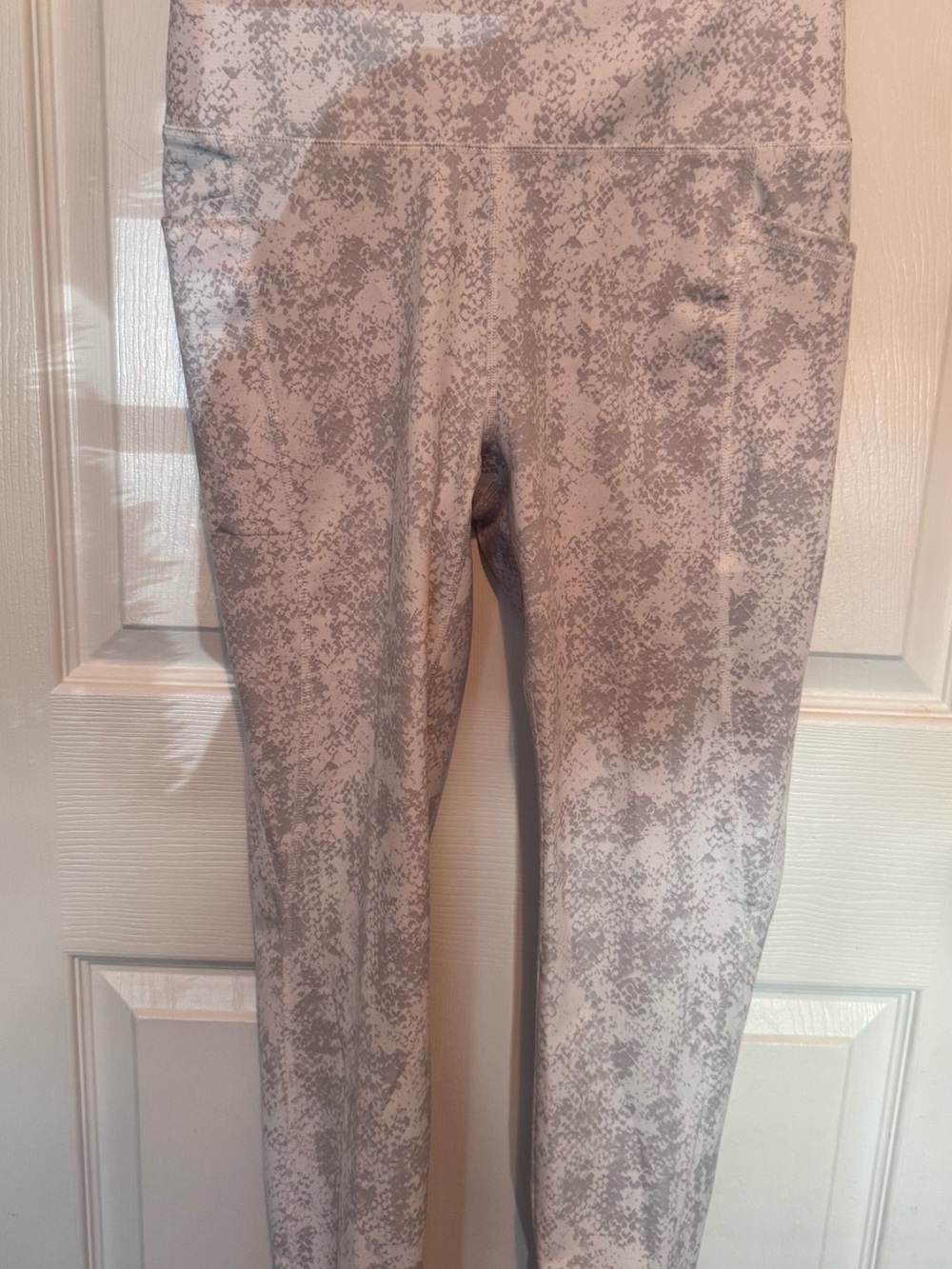 RBX women’s Gray Marble-Print Pocketed Leggings
